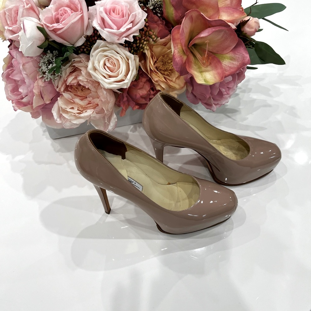 Brian Atwood nude pink pumps great condition. 39,5